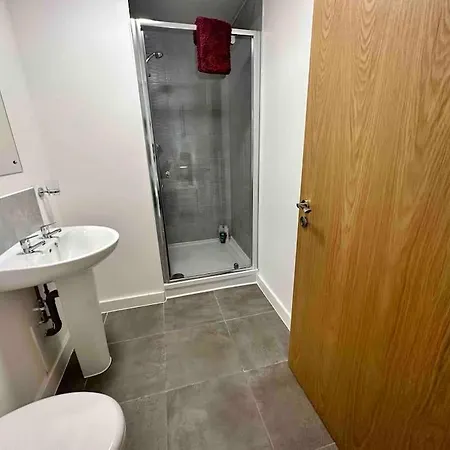 Apartment Fab 2 Bed 2 Bath Mcr Apt+balcony *