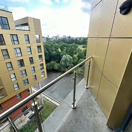 Super Mcr 1 Bed + Balcony * מנצ'סטר