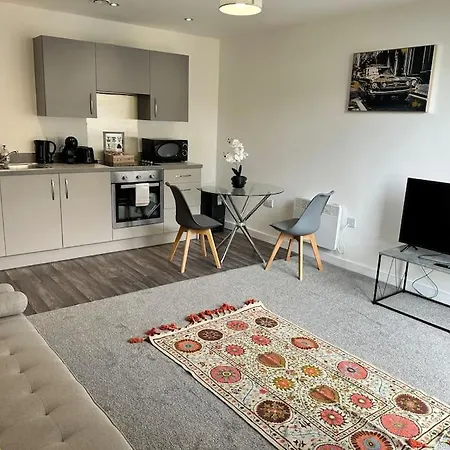 Super Mcr 1 Bed + Balcony דירה