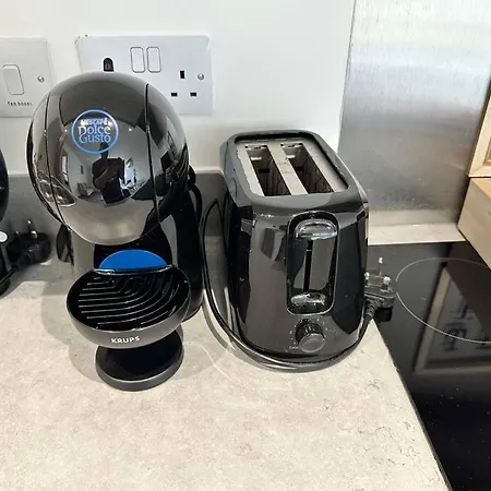 Super Mcr 1 Bed + Balcony * マンチェスター