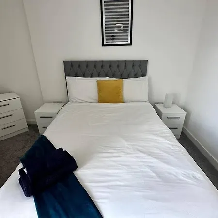 Fab, Spacious Studio+balcony Mcr Lägenhet