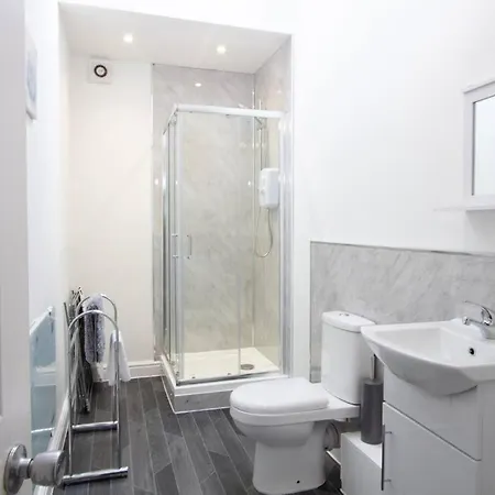 Apartman Cosy & Fully Equipped In Swinton *