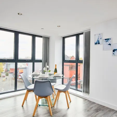 Perfect City-break With Free Private Parking By Hass Haus Manchester
