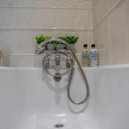 Centre Apartment, Skyline View *