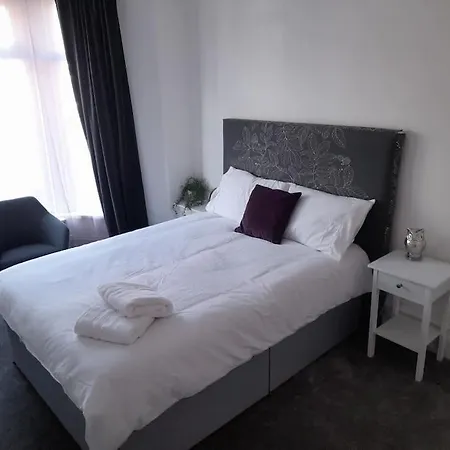 Holiday home Chic 5 Double Bedroom House - 15 Min To *