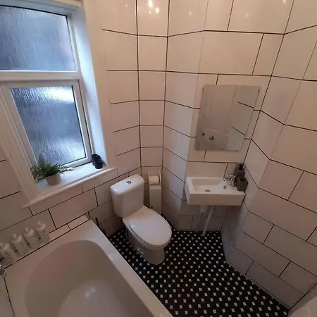 Dom wakacyjny Chic 5 Double Bedroom House - 15 Min To *