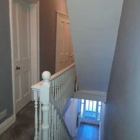 Chic 5 Double Bedroom House - 15 Min To *