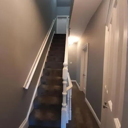 Chic 5 Double Bedroom House - 15 Min To *