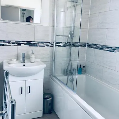 Elsham Gardens - Shared Facilities *