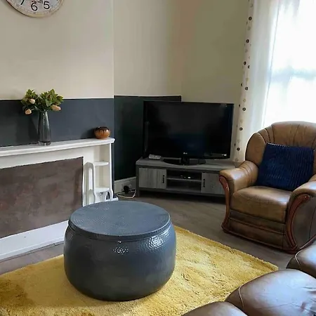 Clevedon House Apartment