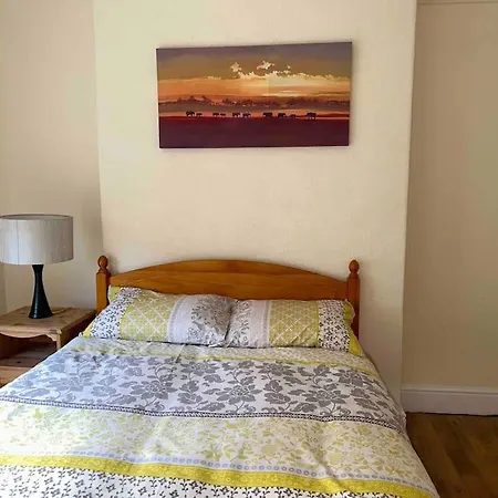 Clevedon House Apartment