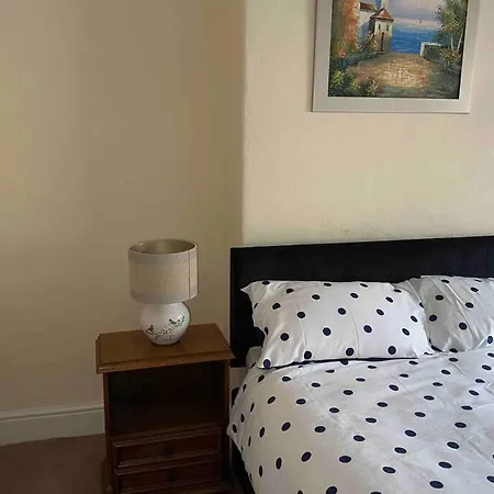 Apartment Clevedon House