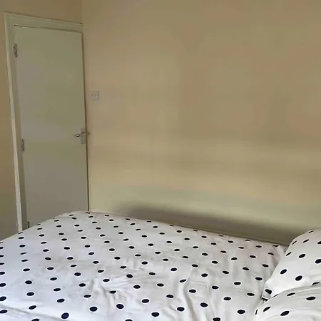 Clevedon House Apartment *