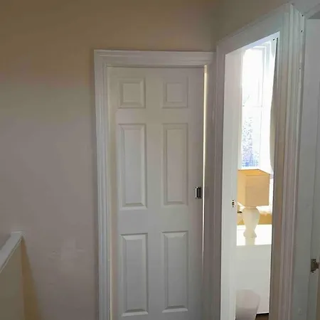 Clevedon House Apartment