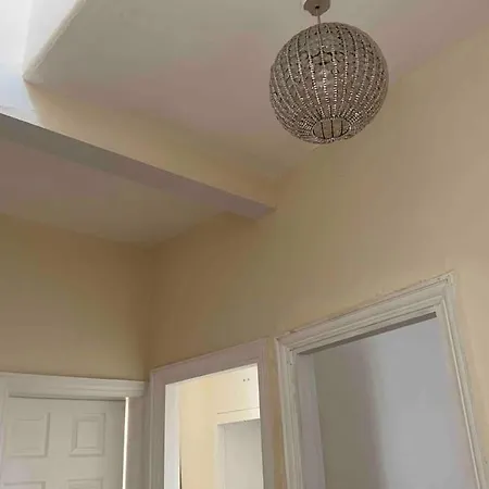 Clevedon House Apartment *