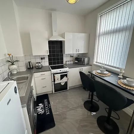 2 Bedroom Flat Close To City, Stadium And Coop Arena * 맨체스터
