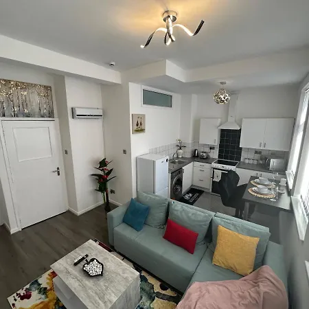 Apartman 2 Bedroom Flat Close To City, Stadium And Coop Arena Manchester