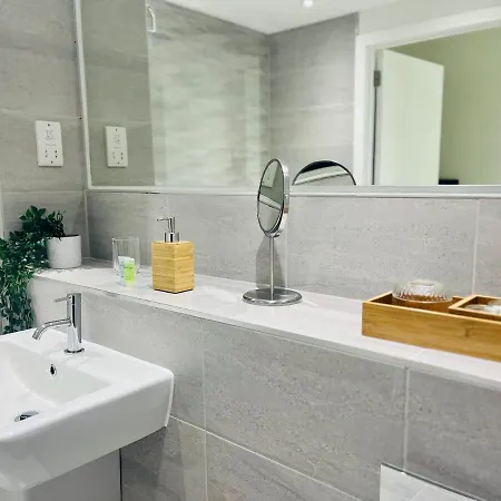아파트 Fully Furnished One Bed In Old Trafford *