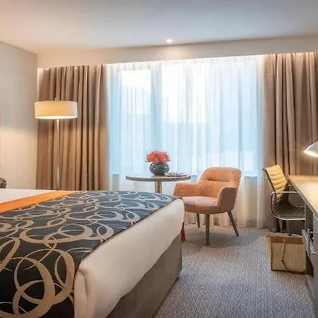 Ξενοδοχείο Clayton Centre 4*