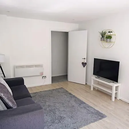 Entire 2 Bed In Apartment *