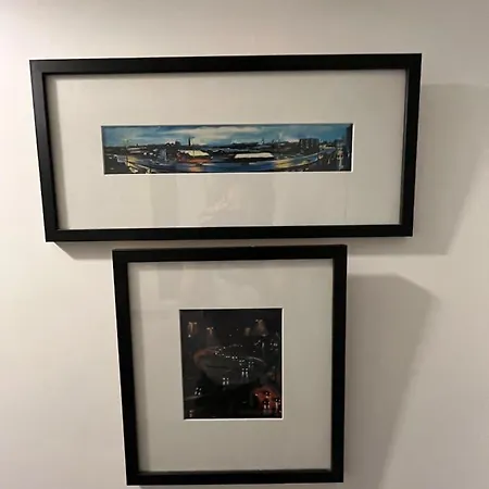 度假居 Salford Townhouse 3 Bedroom *