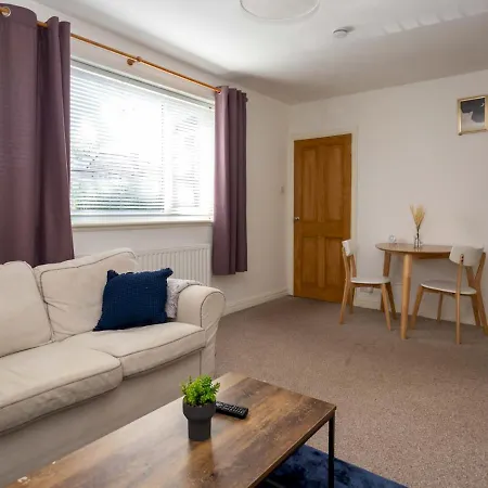 Semesterbostad Pass The Keys Spacious 3-bed House With Garden In Leafy South
