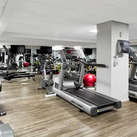Radisson Blu Manchester. Airport Hotel 4*