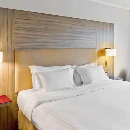 Radisson Blu Manchester. Airport 4*