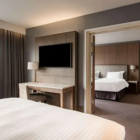 Hotel Radisson Blu Manchester. Airport 4*