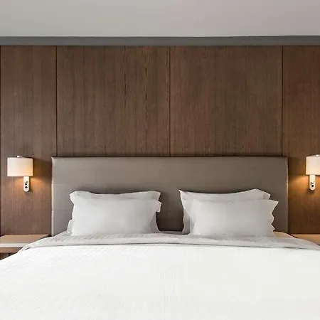 Radisson Blu Manchester. Airport Hotel 4*