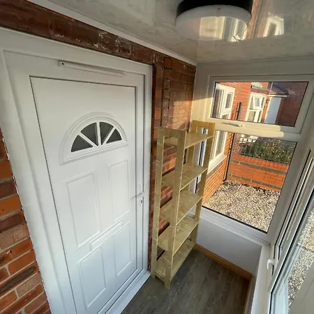 Apartmán House Near Centre & Etihad, Free Parking & Garden *