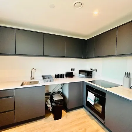Newly Refurbished One Bedroom *