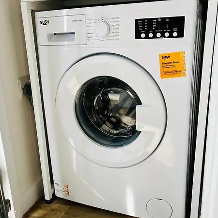 Apartment Lovely Available In Old Trafford *