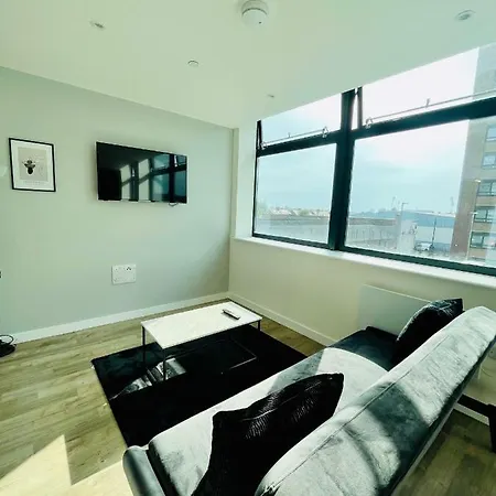 Apartment Lovely Available In Old Trafford Manchester