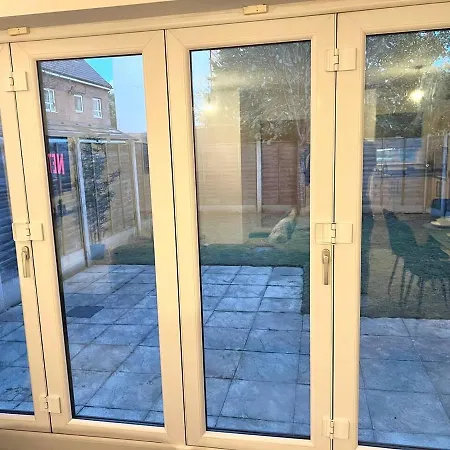 Appartement Secure Parking 3 Bedroom Stylish House With Garden Manchester