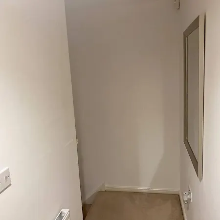 Secure Parking 3 Bedroom Stylish House With Garden * Manchester