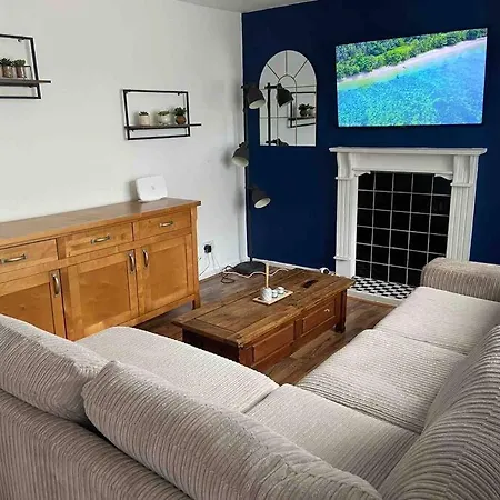 - Eccles - Business - Contractors - Families - Discounts Available Holiday home *