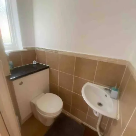 - Eccles - Business - Contractors - Families - Discounts Available Holiday home