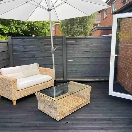 - Eccles - Business - Contractors - Families - Discounts Available Holiday home *