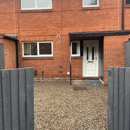 - Eccles - Business - Contractors - Families - Discounts Available Holiday home *