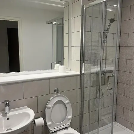 Charming 2-bed In Salford Newly Built *