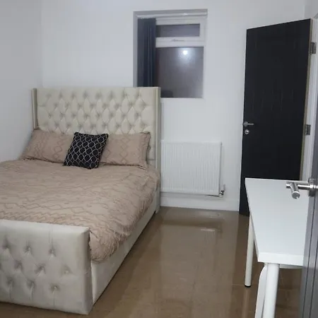 Park View Apartment *