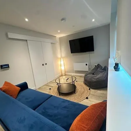 Apartment Stylish, Top-floor 1 Bed *