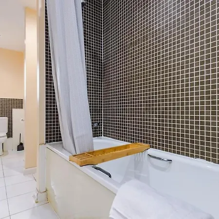 Tranquil 3 Bedroom Retreat With Parking Holiday home *