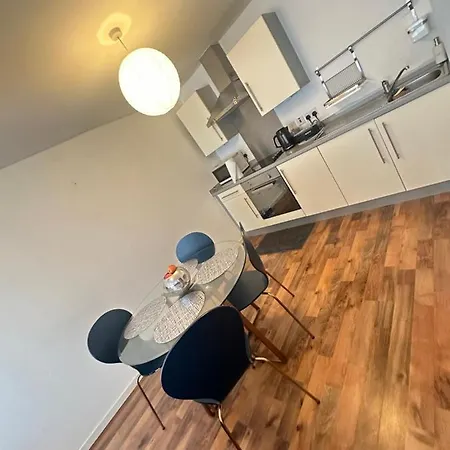 Unparalleled Convenience! Luxury Apartment
