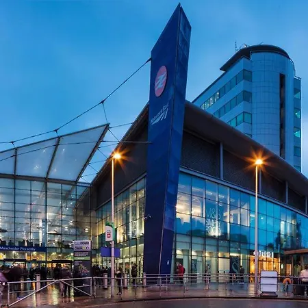 Bed & Breakfast Royal At Coop Live Etihad, Sports *