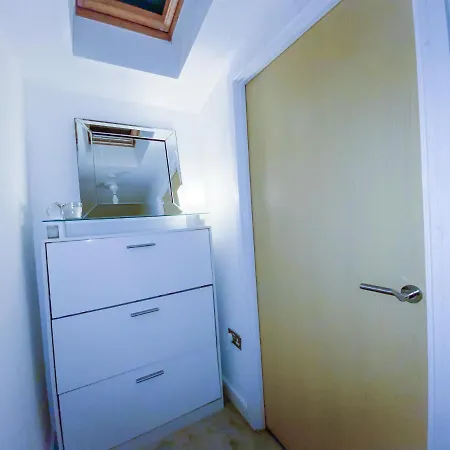 Bed & Breakfast Royal At Coop Live Etihad, Sports Manchester