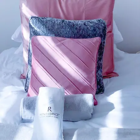 Bed and breakfast Royal At Coop Live Etihad, Sports