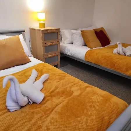 Luxury 2 Bed On River, Wifi, Parking, Garden マンチェスター