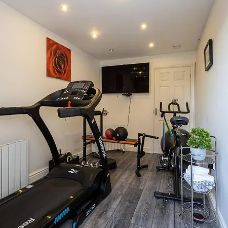 בית נופש Beautifully Designed 3 Bed House - In מנצ'סטר